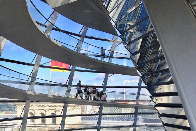 Private Taxi Tour of City East History and Architecture 2-3h - Jewish Berlin, Hackescher Markt, and Alexanderplatz