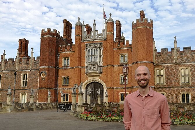 Private Tour of Hampton Court Palace with Award-Winning Architectural Historian - Meeting James at Hampton Court Palace