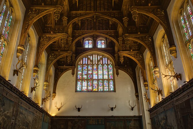 Private Tour of Hampton Court Palace with Award-Winning Architectural Historian - A two-hour route through Tudor and Baroque Hampton Court