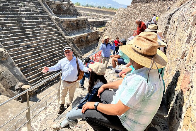 Private Tour to Teotihuacan with Architect from CDMX - The Pyramid of the Moon and its surrounding buildings