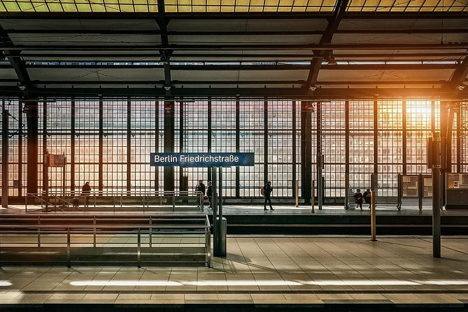 Private walking Tour: Berlin Architecture Tour - Potsdamer Platz and the Reichstag: rebuilding after division