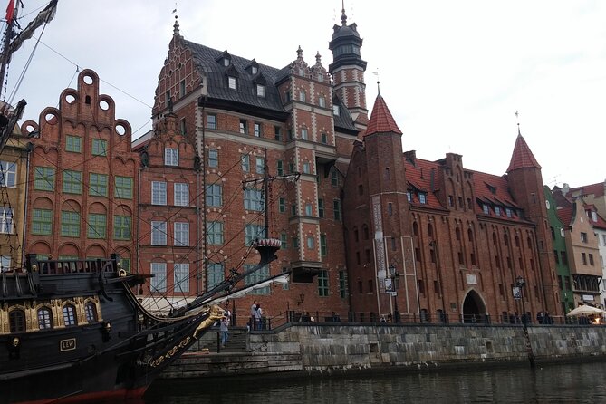Private Walking Tour of Old Gdańsk with an architect-guide - St. Mary’s Church and the Astronomical Clock