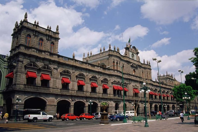 Puebla Architecture Walking Tour - Puebla Cathedral and its long construction story