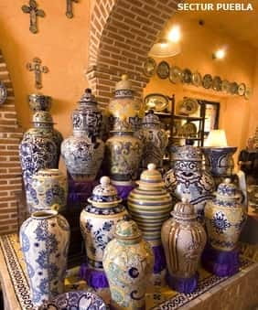Puebla Architecture Walking Tour - Candy street, artist neighborhoods, and Sapos alley