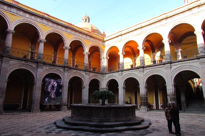 Queretaro: colonial architecture and history - Santa Clara and one remarkable city corner