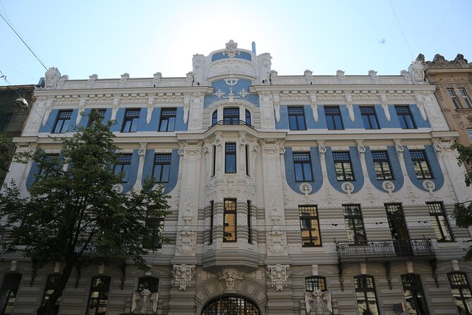 Riga's Architecture: A self-guided audio tour of the city's art nouveau history - Starting at the Latvian National Museum of Art