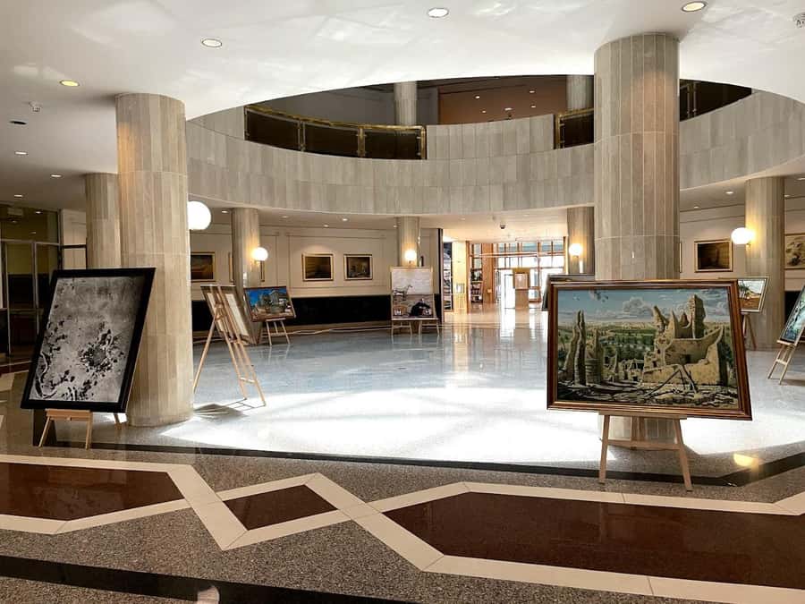 Riyadh: King Fahad National Library Guided Tour - Meeting at the Eastern Entrance
