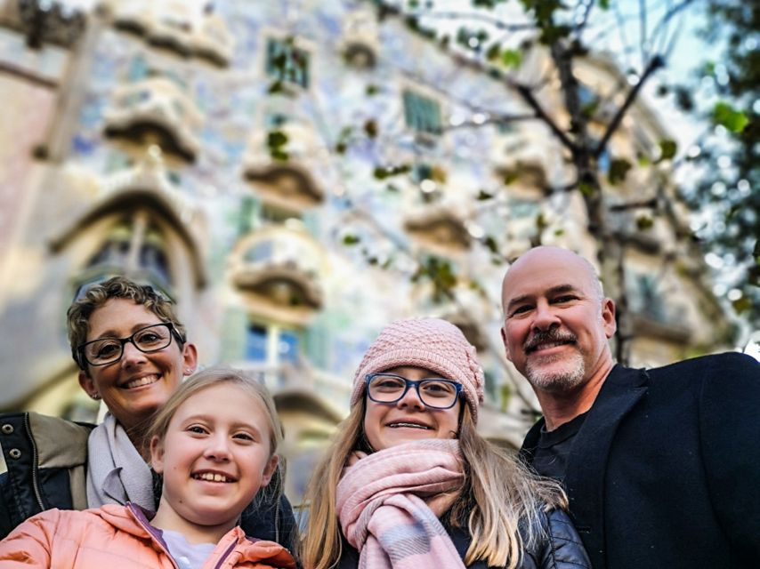 Sagrada Familia & Gaudi Guided Tour Private or Small Groups - What the pace feels like