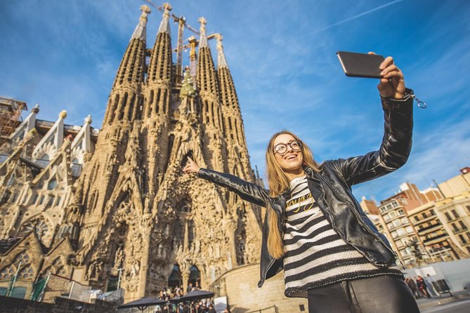 Sagrada Familia & Gaudi Tour Private or Small Group with Tickets - Portaferrissa and Santa Maria del Pi