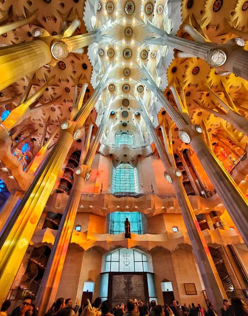 Sagrada Familia Private/Small Group Tour with an architect - Key points to know before booking