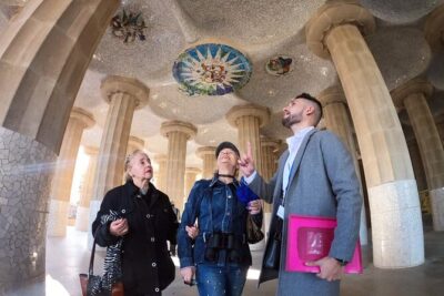 Sagrada Familia: Small Group Tour, hotel pick-up with Fast-Track