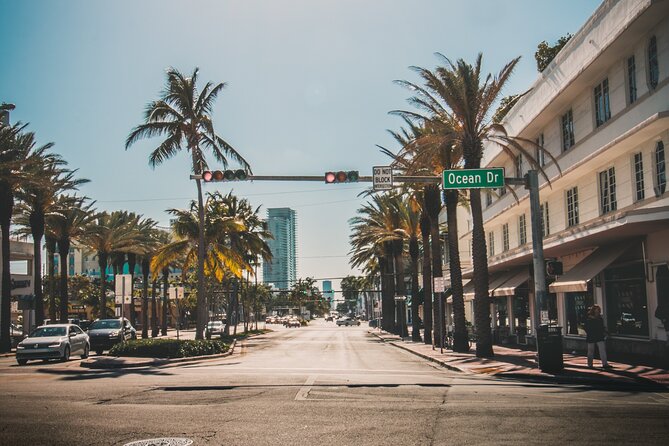 Self-Guided Audio Tour - Miami Art Deco - The park, museum, and restaurant stops