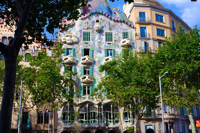 Self-Guided Audio Tour-The Surrealist Barcelona of Dalí and Gaudí - Palau Güell and Gaudí’s early modernism