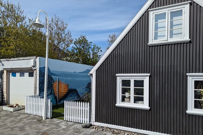 Self-Guided Tour of Ísafjörður: Art, History, and Architecture - Jónsgarður and the Whalebone Arch