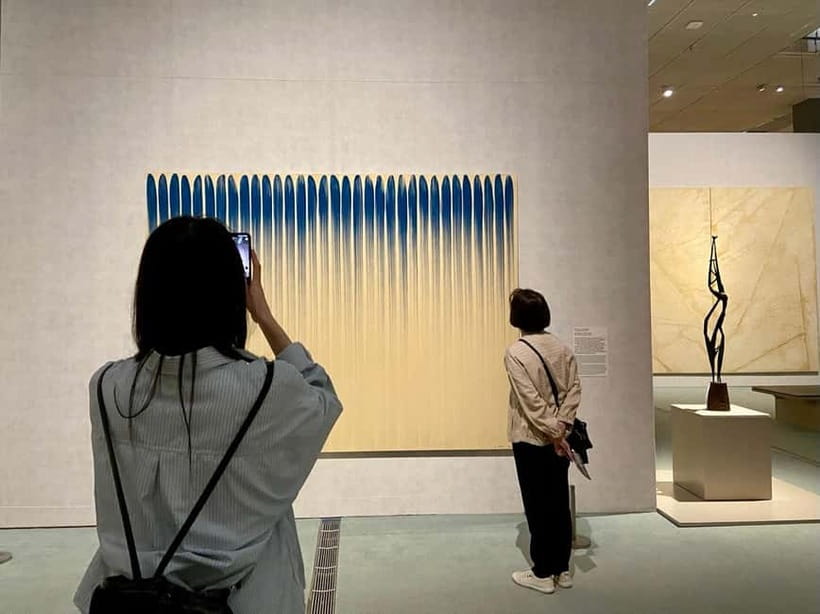 Seoul: Small Group Art & Architecture Guided Tour w/ Dinner - Seochon and a contemporary gallery