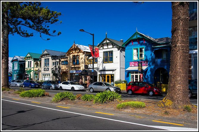 Shore excursion - Napier sight seeing/Art Deco Tour, - Marine Parade: start beside the sea