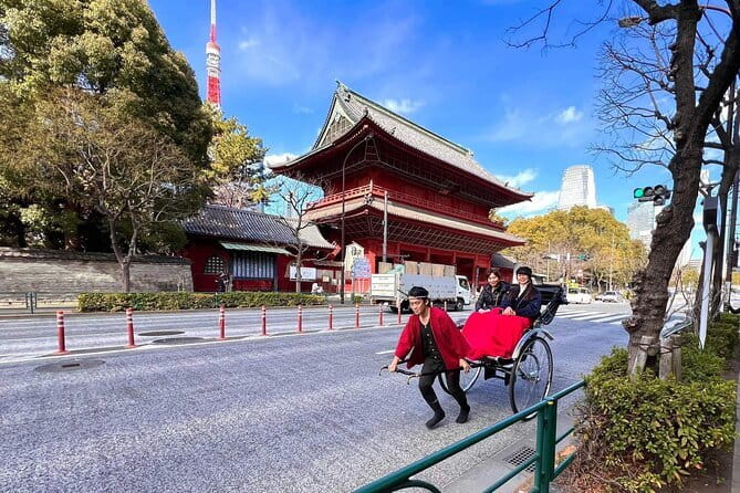 Small-Group Architecture Tour in Ginza, Tokyo - Kabukiza Theater and the performance of the building itself