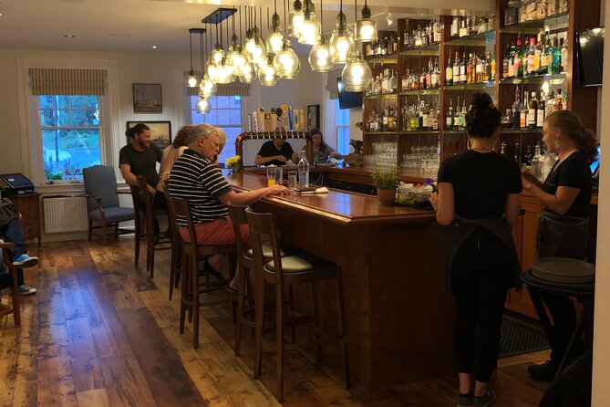 South Beach Food Tour- Culinary & Art Deco & History - Reading the Art Deco District With Jennifer