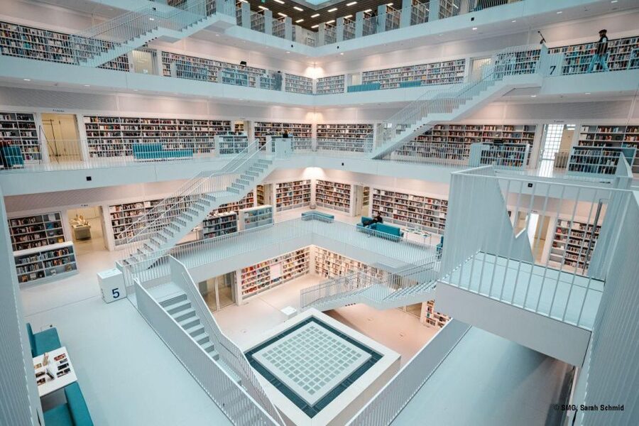 Stuttgart city library - an architectural tour - The opening view: geometry before decoration