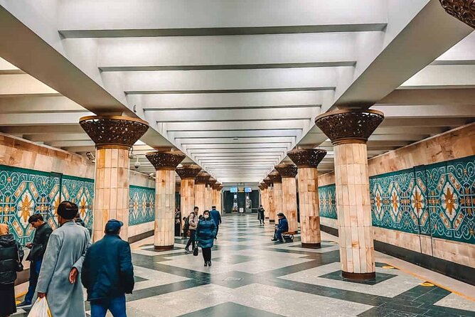 Tashkent Soviet Architecture (Modernism) and Subway station tour. - Independence Square and the older imperial layer