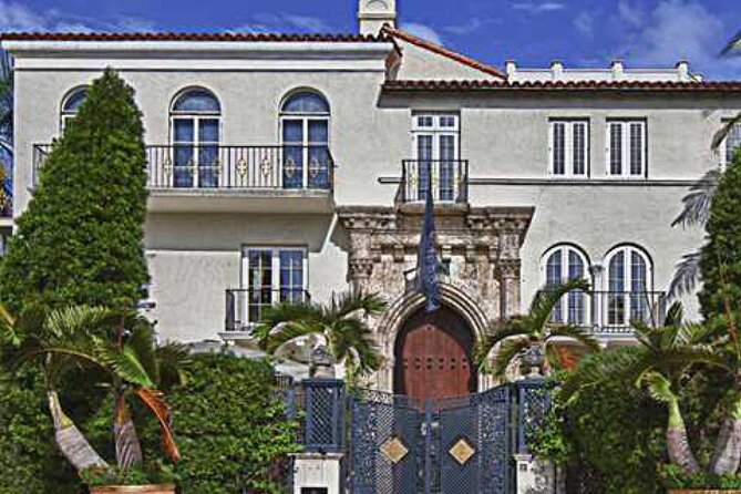 The Official Art Deco Walking Tour by The Miami Design Preservation League - Starting at 1001 Ocean Drive
