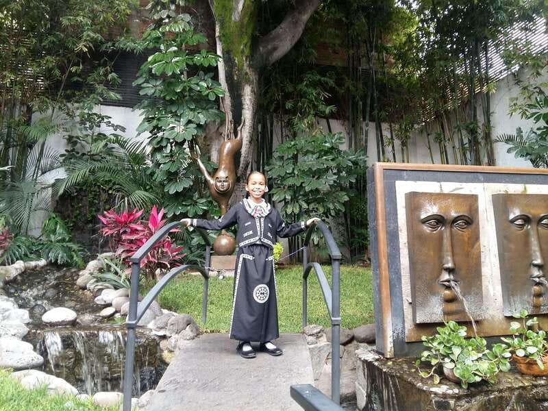 Tlaquepaque Magic Town: Artisans, Traditions, Architecture - Stepping inside the large historic houses