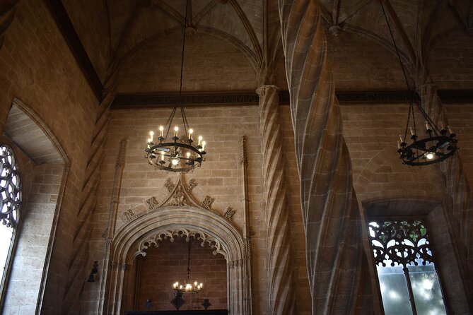 Valencia: Art & Architecture Guided Tour with Monuments Tickets - Starting near Torres dels Serrans