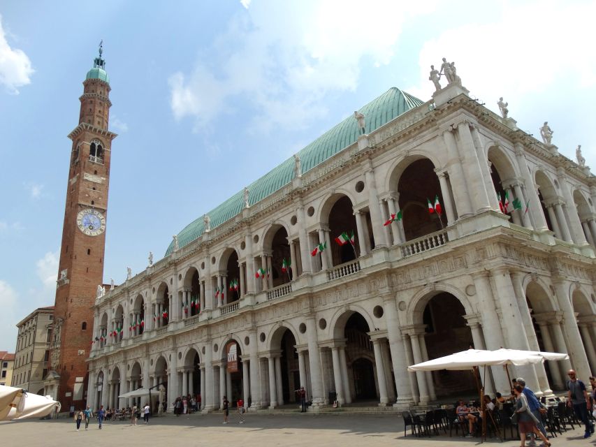 Vicenza: Palladian Architecture Private Walking Tour - Piazza dei Signori and the Palladian Basilica