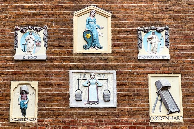 Walking Tour about Golden Age Architecture, private local guide - Jordaan and the stories hidden in façade stones