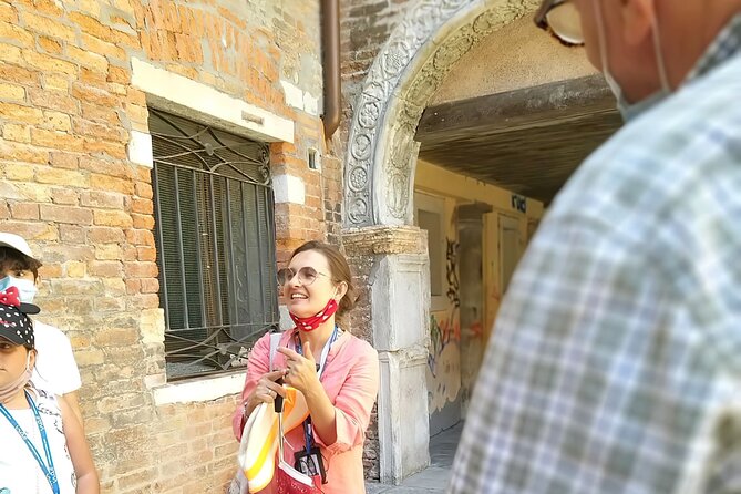 Walking tour in Venice with an architect - Scala Contarini del Bovolo, a quieter surprise