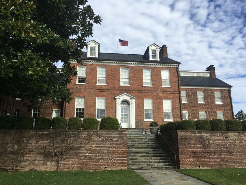 Washington, DC: Georgetown Architecture Walking Tour - The Tombs and the Car Barn