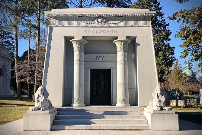 Woodlawn Cemetery: A Self-Guided Audio Tour of Gilded Age Art and Architecture - Gilded Age architecture without the museum admission